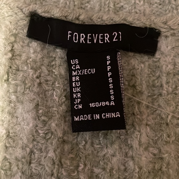 Sage green sweater - Picture 2 of 5